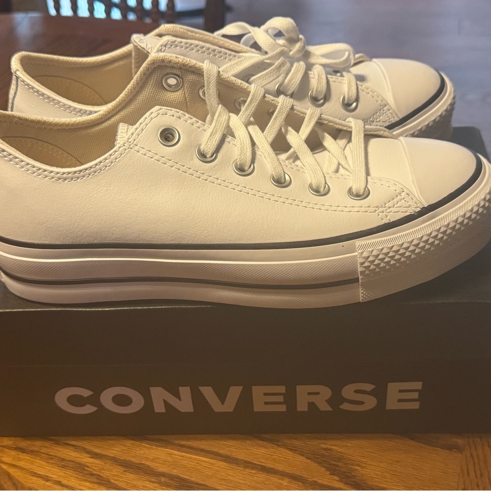 Converse Chuck Taylor All Star Lift Platform White Size 8.5 New In Box - Picture 3 of 8